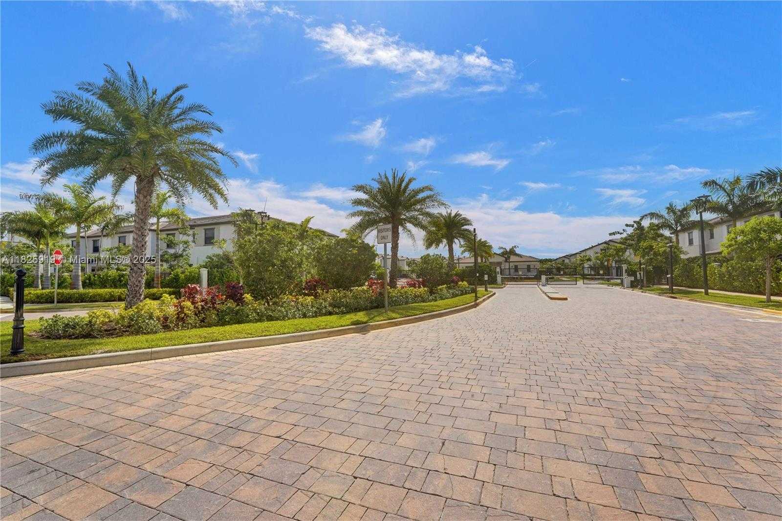 Small Image of 242 SOUTH WEST 159TH LN, Pembroke Pines Number 85
