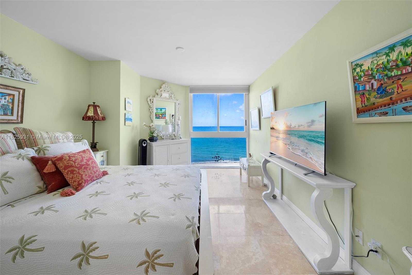 Small Image of 4775 COLLINS AVE #1203, Miami Beach Number 15