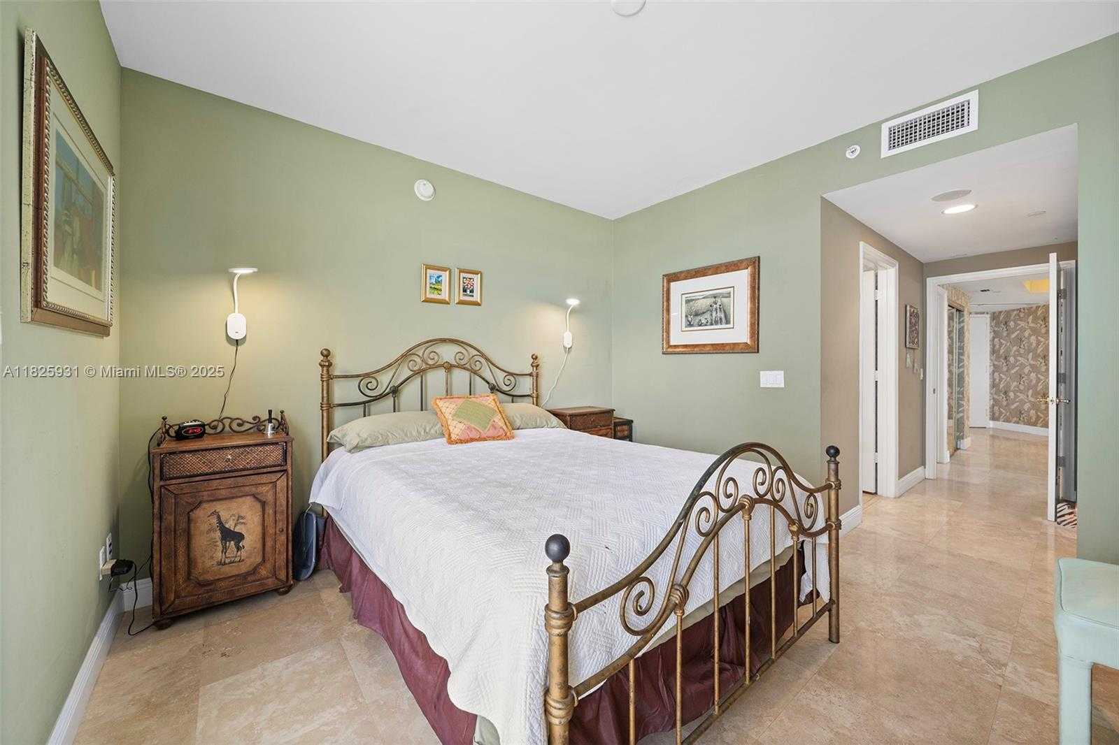 Small Image of 4775 COLLINS AVE #1203, Miami Beach Number 23