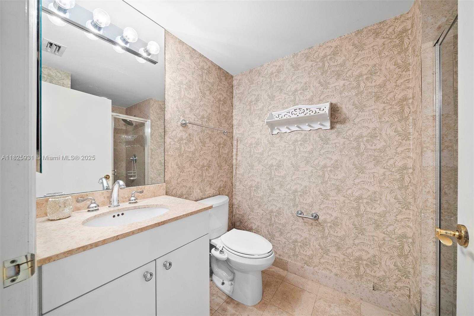 Small Image of 4775 COLLINS AVE #1203, Miami Beach Number 24