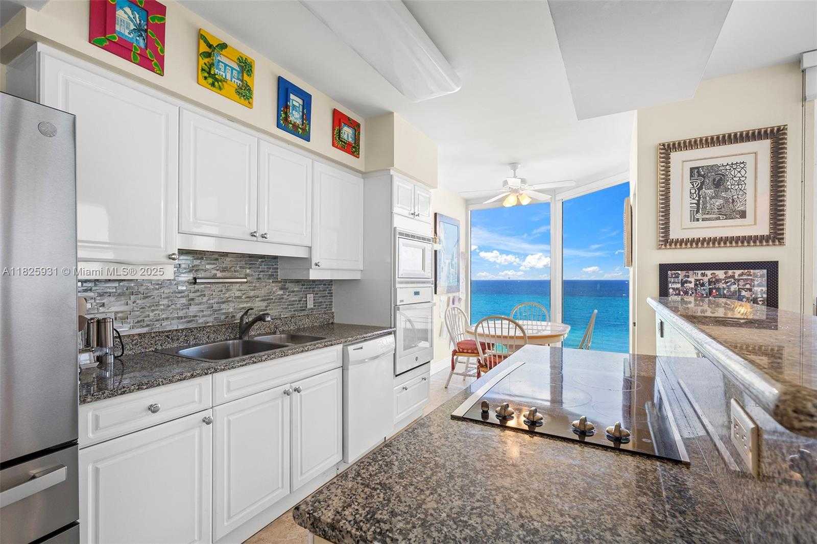 Small Image of 4775 COLLINS AVE #1203, Miami Beach Number 5