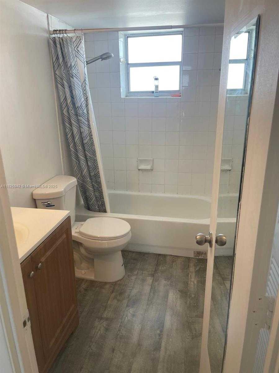 Small Image of 2903 NORTH EAST 163RD ST #807, North Miami Beach Number 2