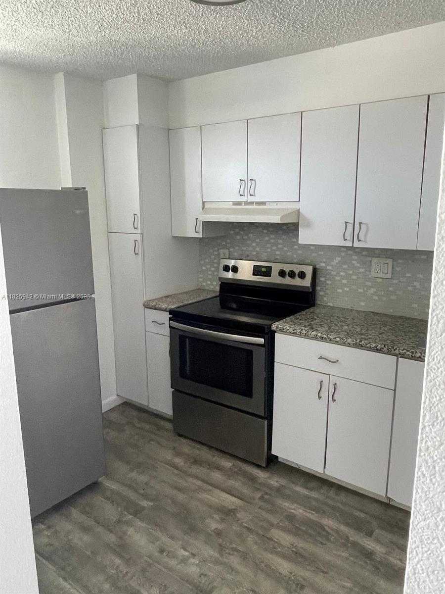 Small Image of 2903 NORTH EAST 163RD ST #807, North Miami Beach Number 3