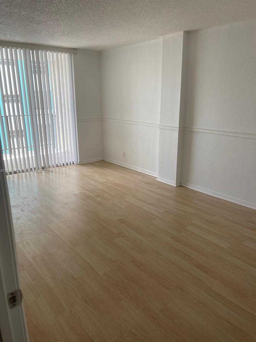 Small Image of 2903 NORTH EAST 163RD ST #807, North Miami Beach Number 4