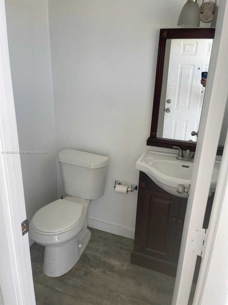 Small Image of 2903 NORTH EAST 163RD ST #807, North Miami Beach Number 7