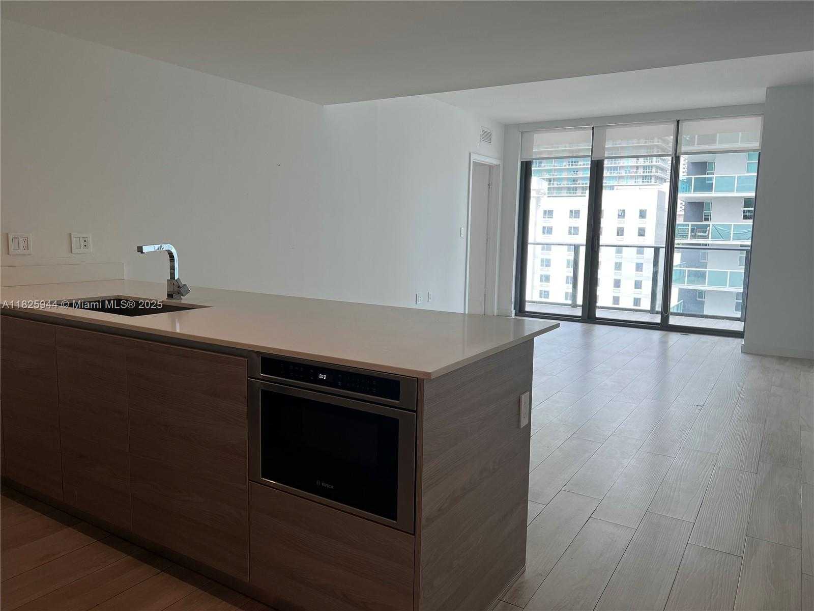 Small Image of 1300 SOUTH MIAMI AVE #1011, Miami Number 31