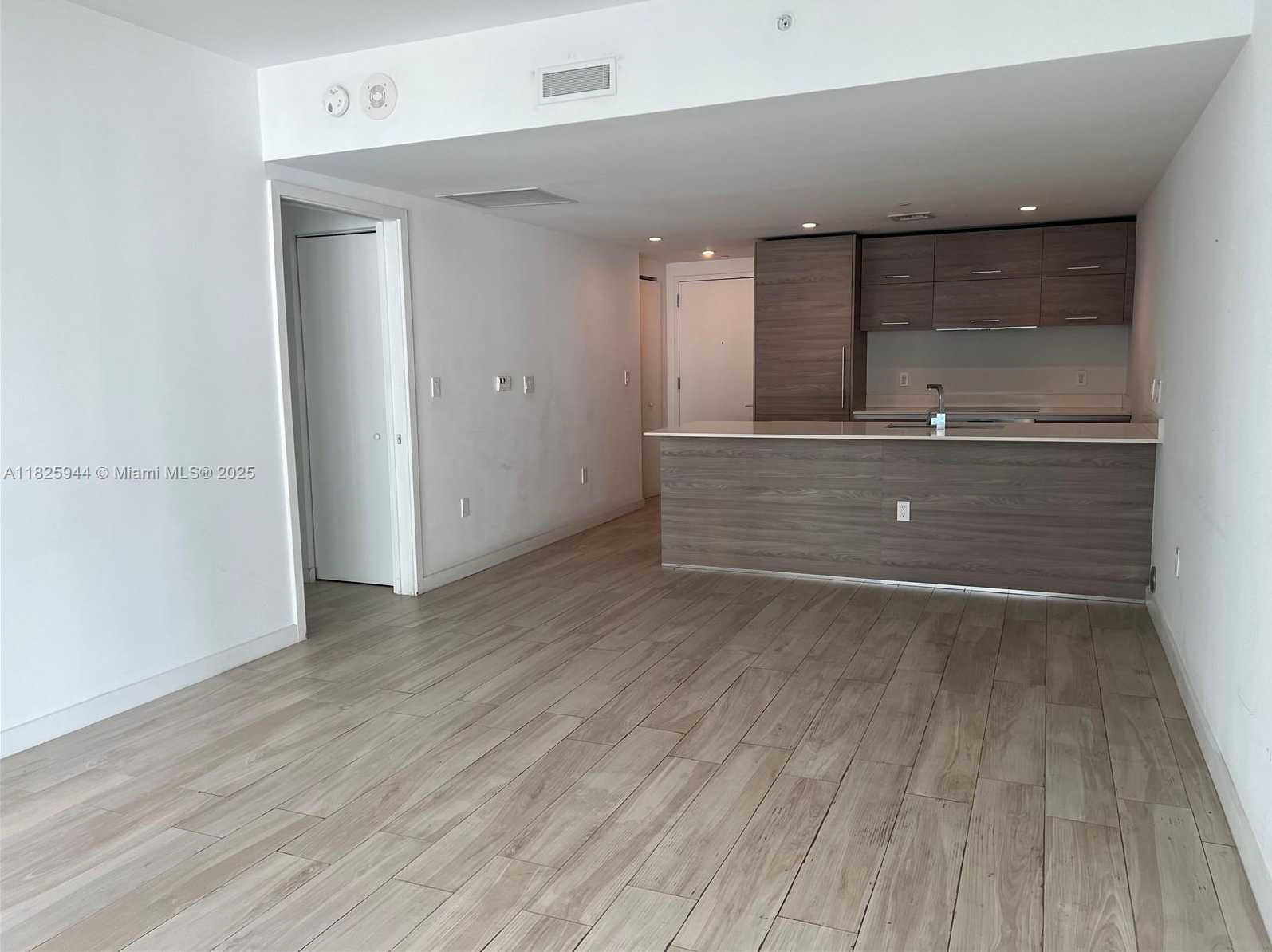 Small Image of 1300 SOUTH MIAMI AVE #1011, Miami Number 32
