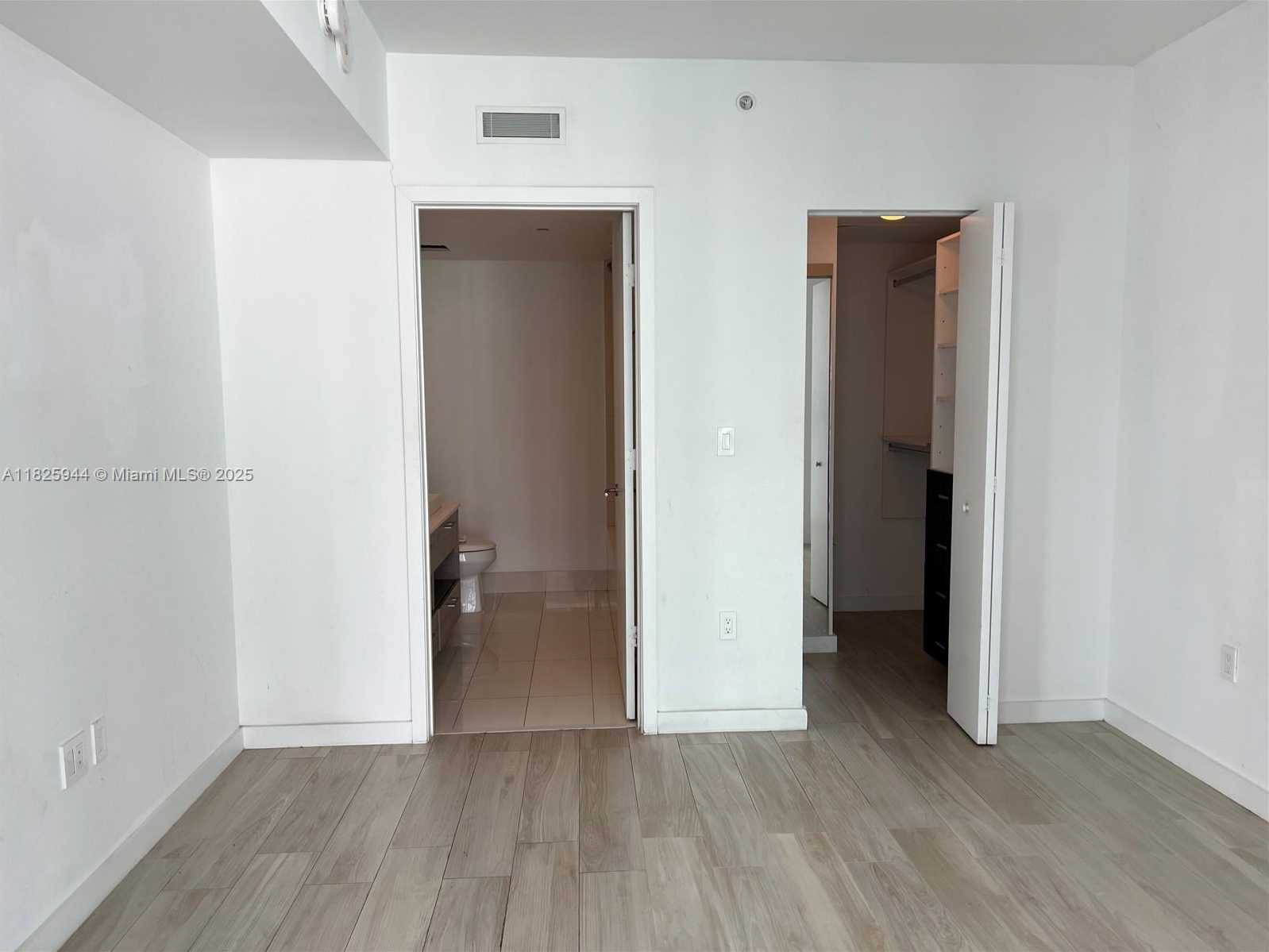 Small Image of 1300 SOUTH MIAMI AVE #1011, Miami Number 34