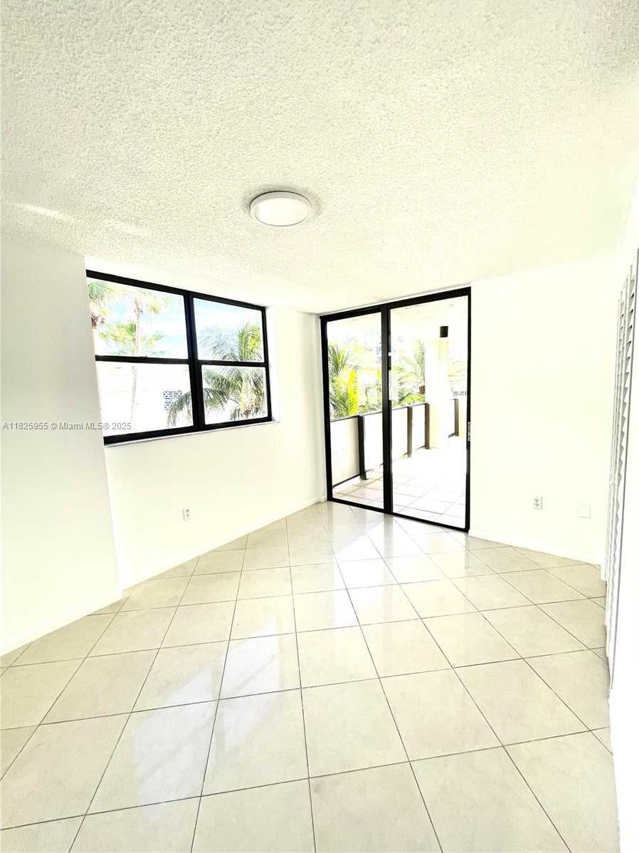 Small Image of 1621 COLLINS AVE #402, Miami Beach Number 13