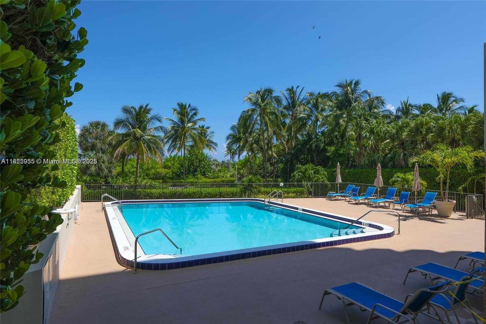 Small Image of 1621 COLLINS AVE #402, Miami Beach Number 19