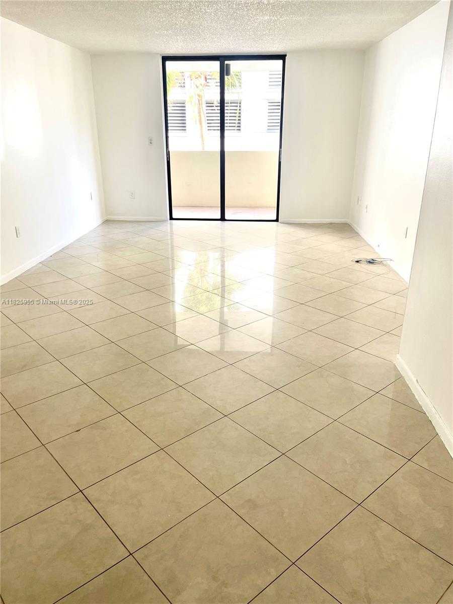 Small Image of 1621 COLLINS AVE #402, Miami Beach Number 2