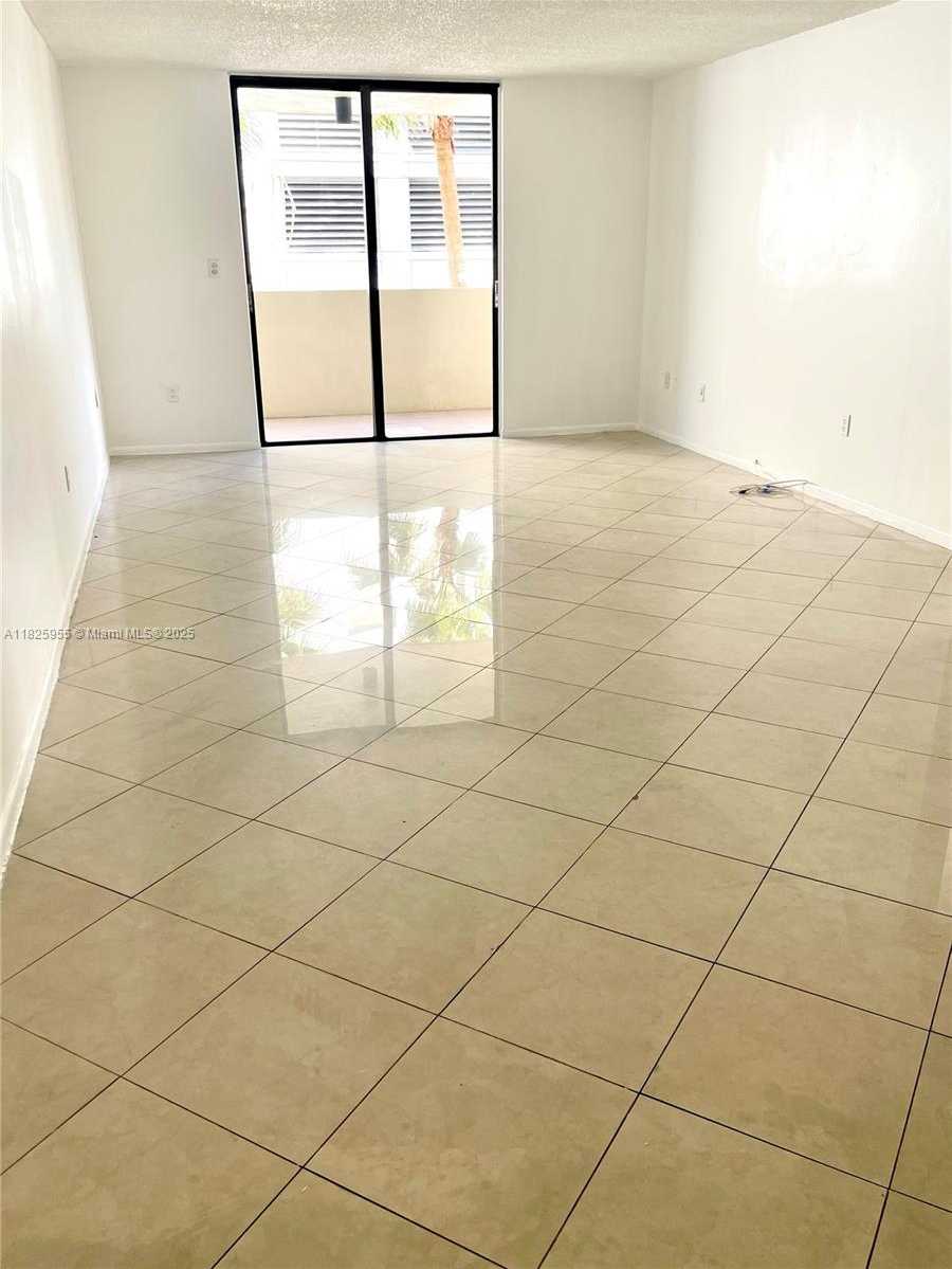 Small Image of 1621 COLLINS AVE #402, Miami Beach Number 3