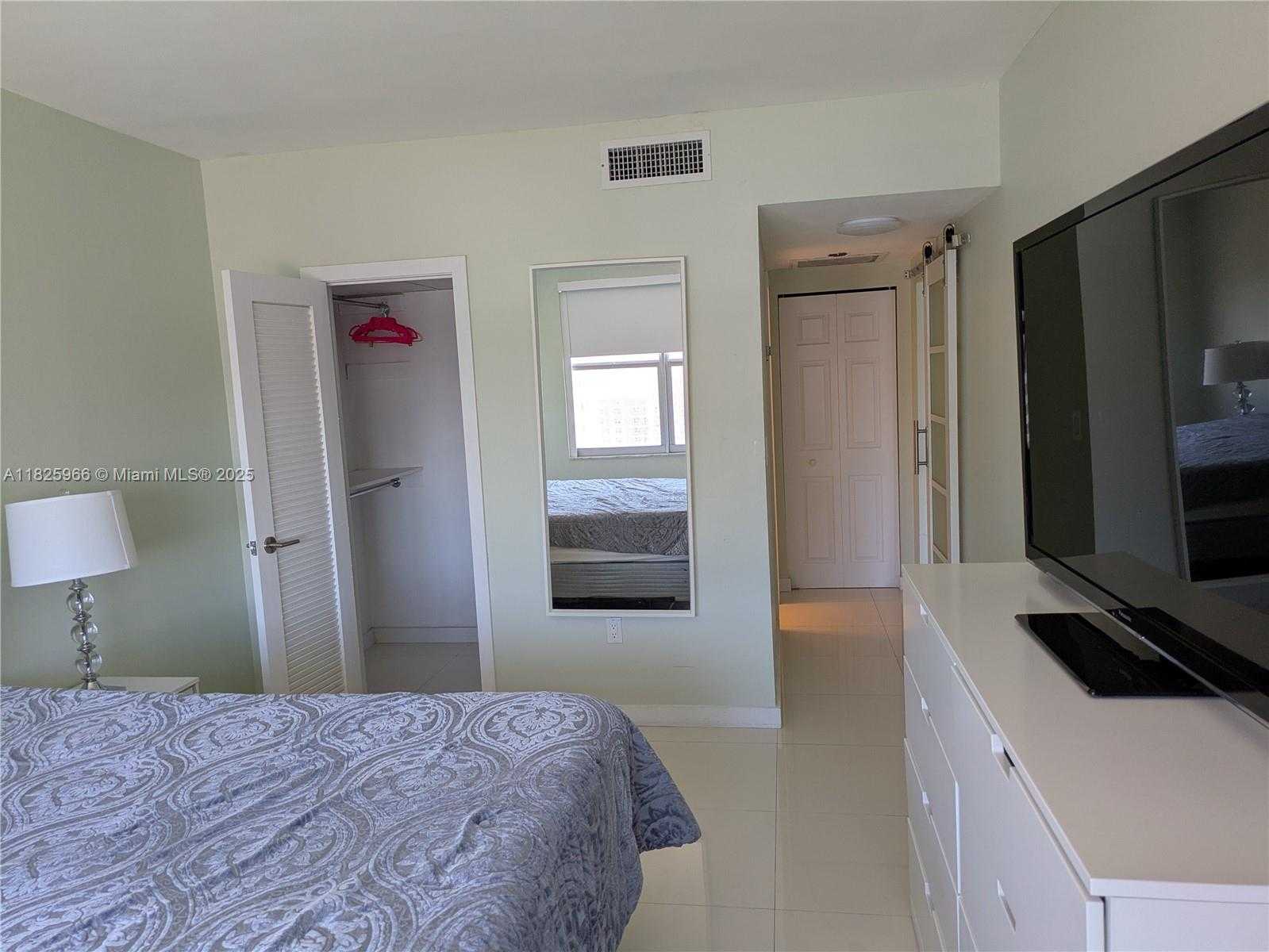 Small Image of 1980 SOUTH OCEAN DR #20M, Hallandale Beach Number 10