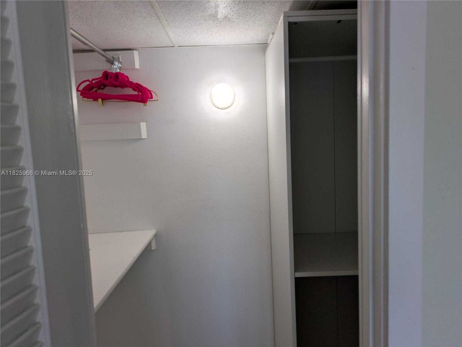 Small Image of 1980 SOUTH OCEAN DR #20M, Hallandale Beach Number 13