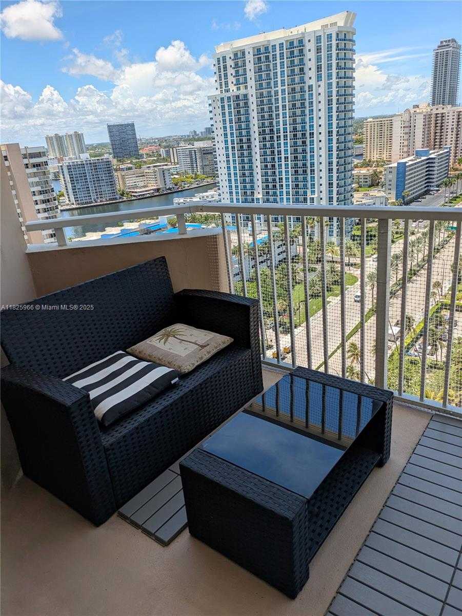 Small Image of 1980 SOUTH OCEAN DR #20M, Hallandale Beach Number 17