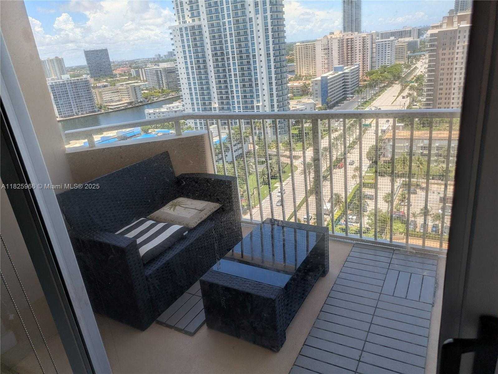 Small Image of 1980 SOUTH OCEAN DR #20M, Hallandale Beach Number 19
