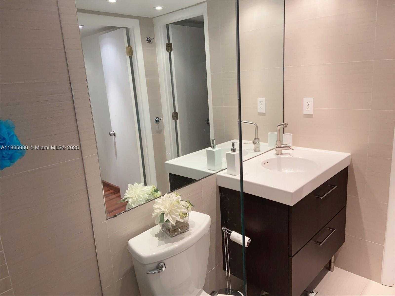 Small Image of 345 OCEAN DR #405, Miami Beach Number 7