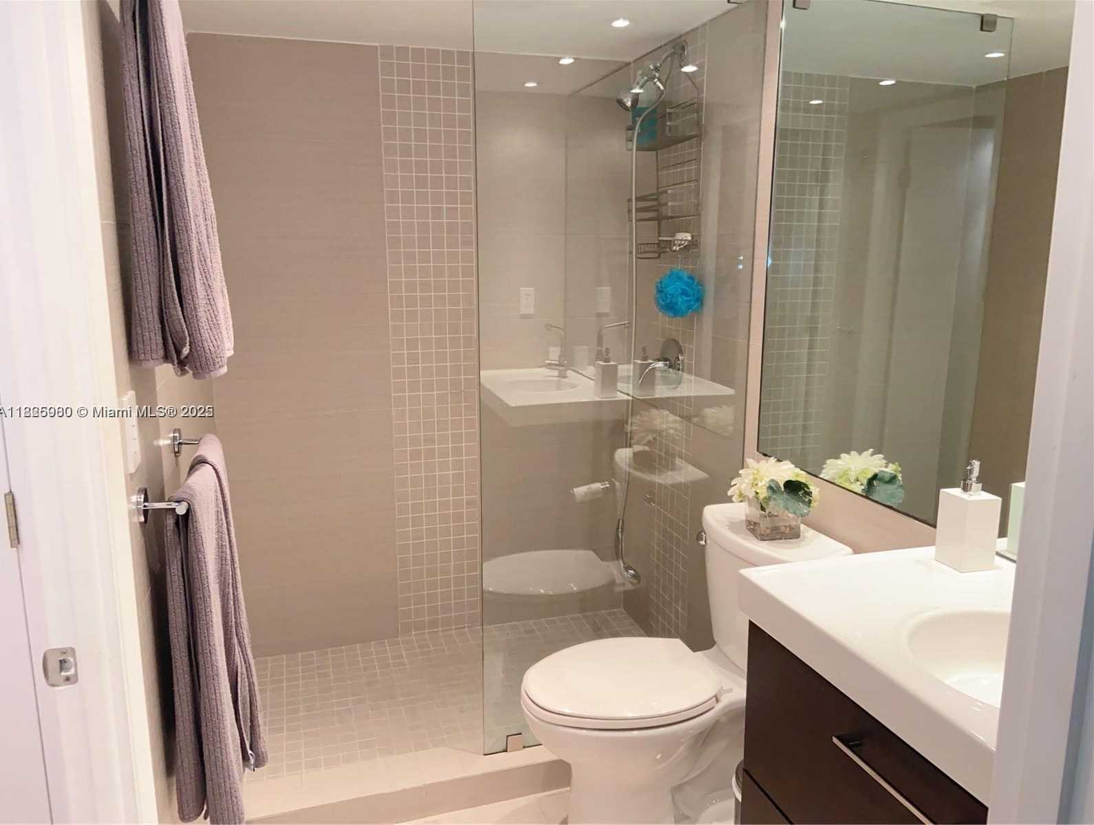 Small Image of 345 OCEAN DR #405, Miami Beach Number 8