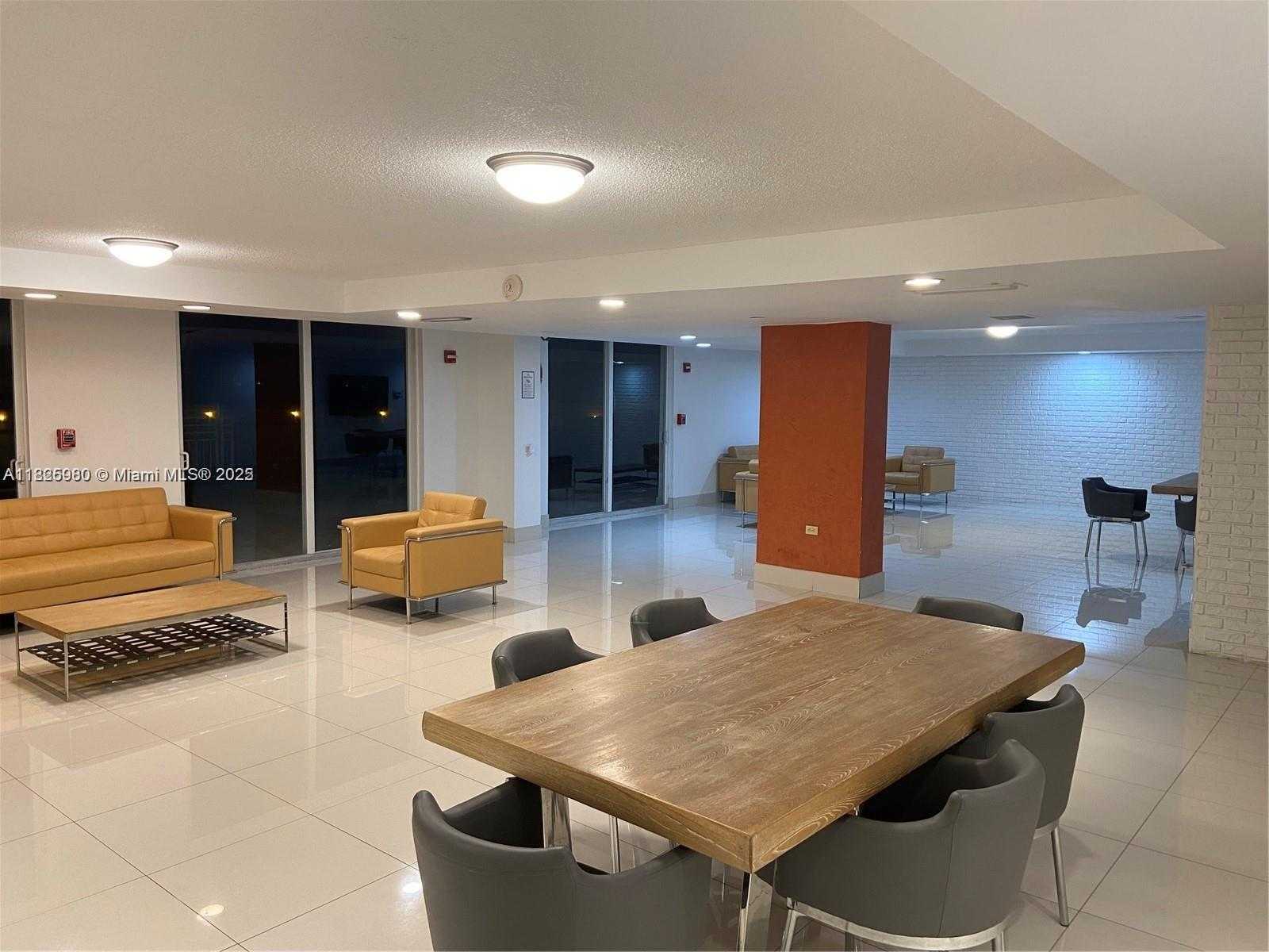 Small Image of 345 OCEAN DR #405, Miami Beach Number 9
