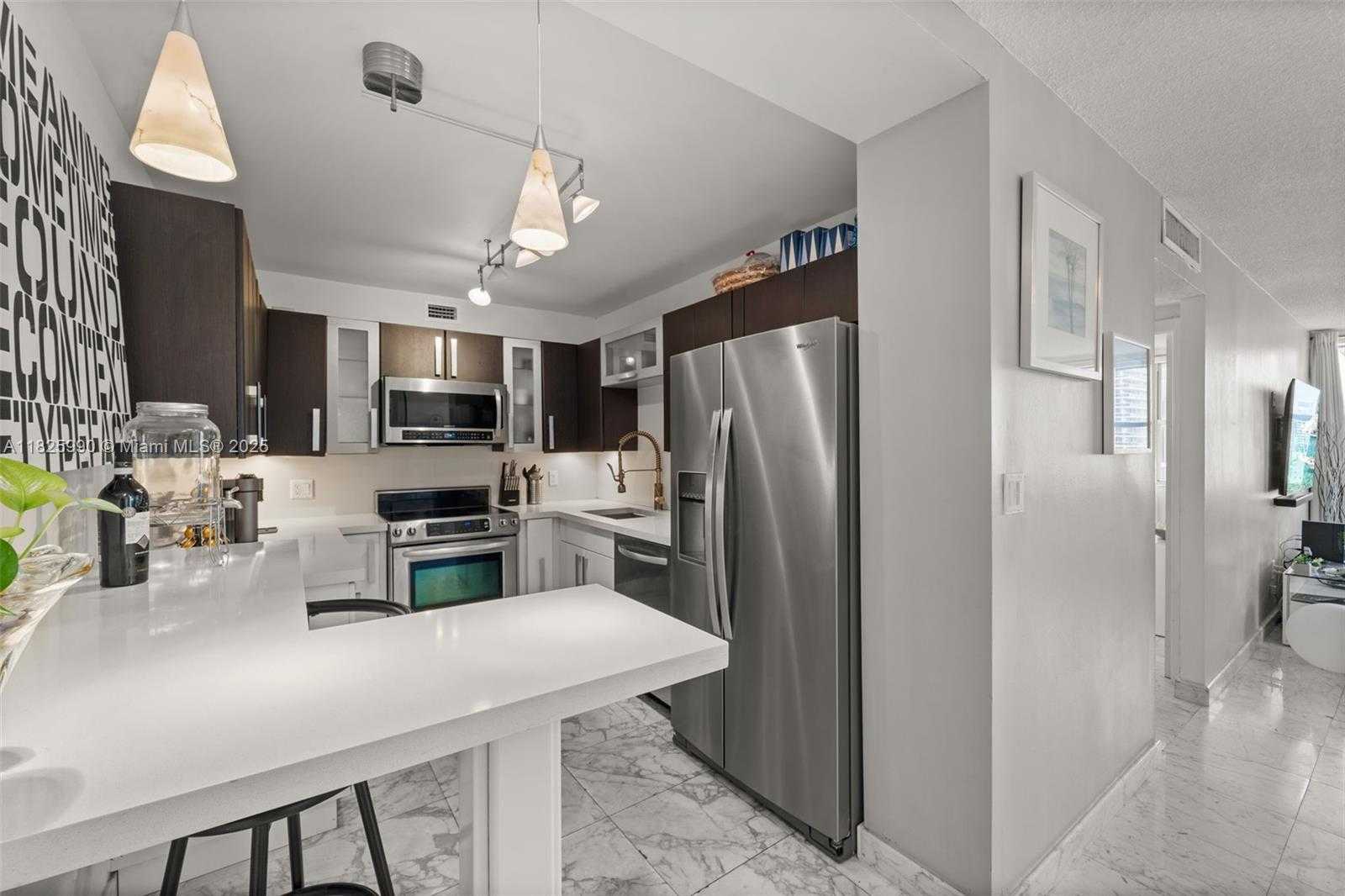 Small Image of 5750 COLLINS AVE #14K, Miami Beach Number 10