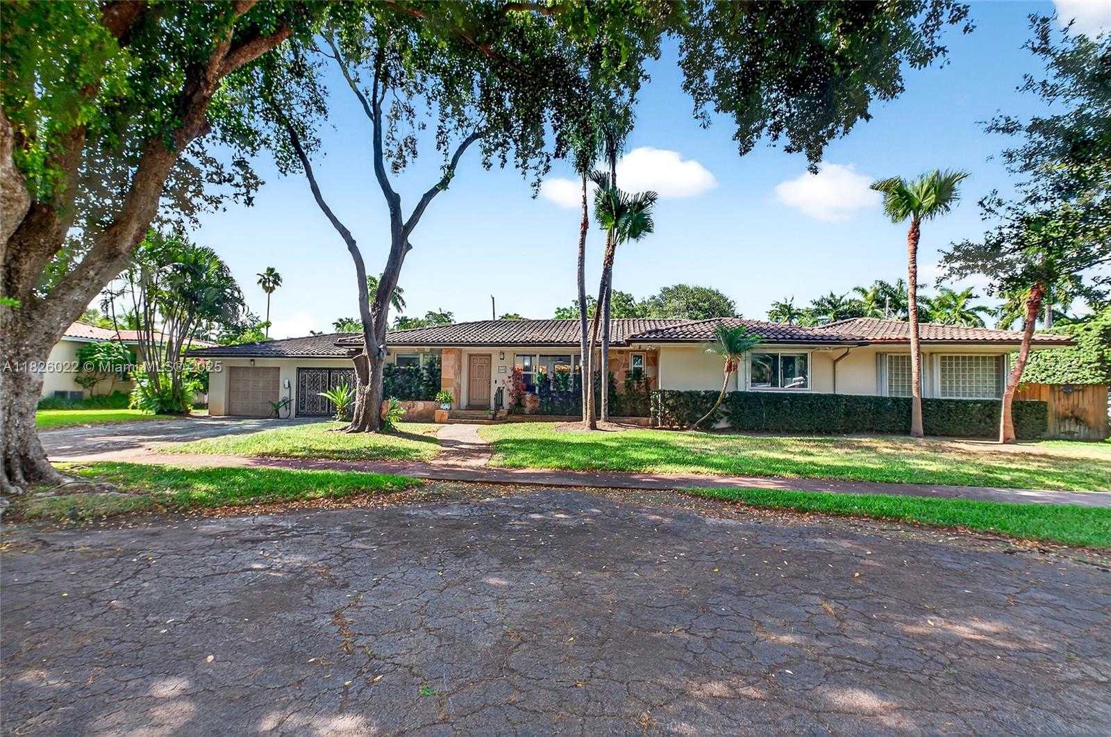Small Image of 839 NORTH EAST 97TH ST, Miami Shores Number 5