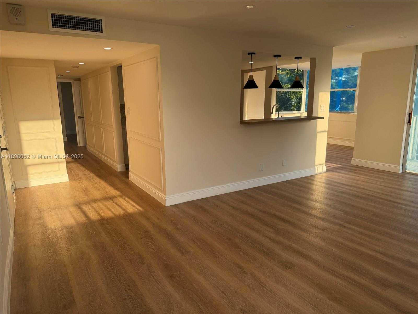 Small Image of 16546 NORTH EAST 26TH AVE #3G, North Miami Beach Number 2