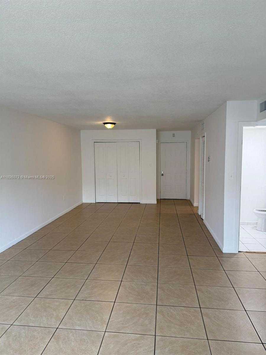 Small Image of Hialeah Number 4