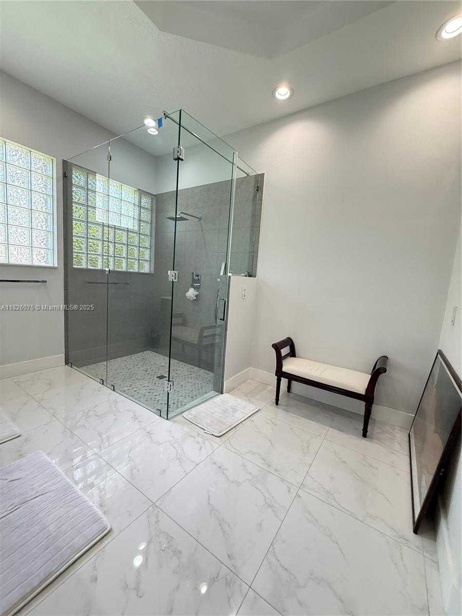 Small Image of 11339 NORTH WEST 71ST ST, Doral Number 14