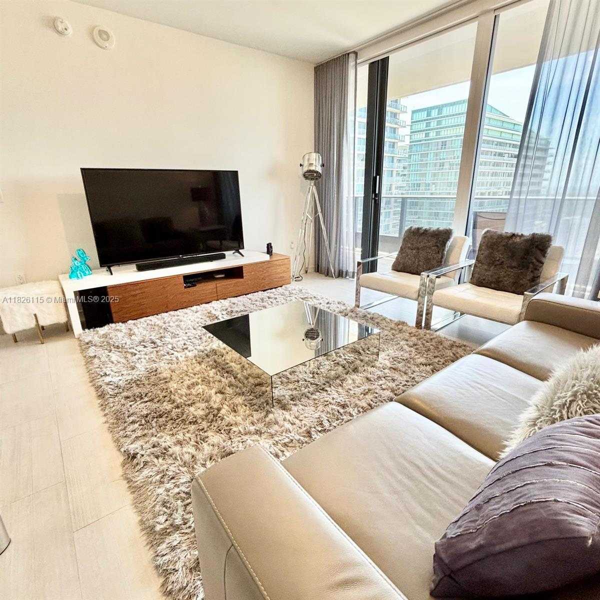 Small Image of 1000 BRICKELL PLZ #3404, Miami Number 3