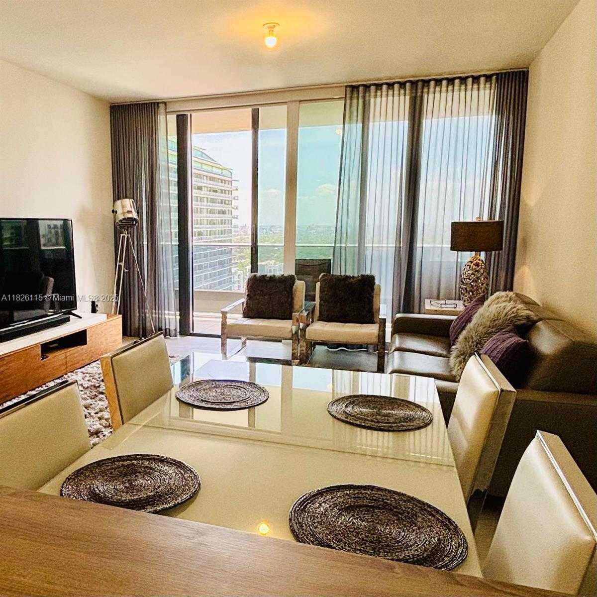 Small Image of 1000 BRICKELL PLZ #3404, Miami Number 5