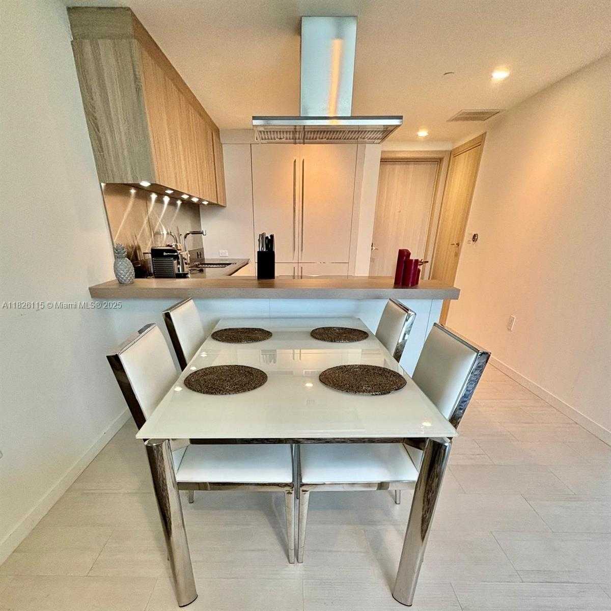Small Image of 1000 BRICKELL PLZ #3404, Miami Number 6