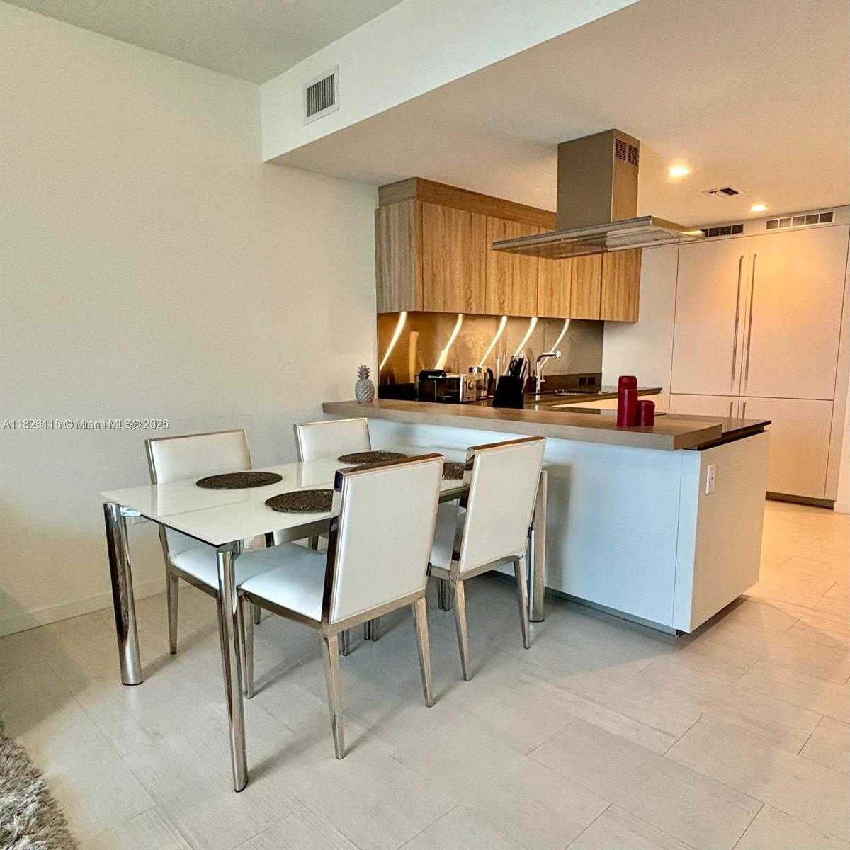 Small Image of 1000 BRICKELL PLZ #3404, Miami Number 7