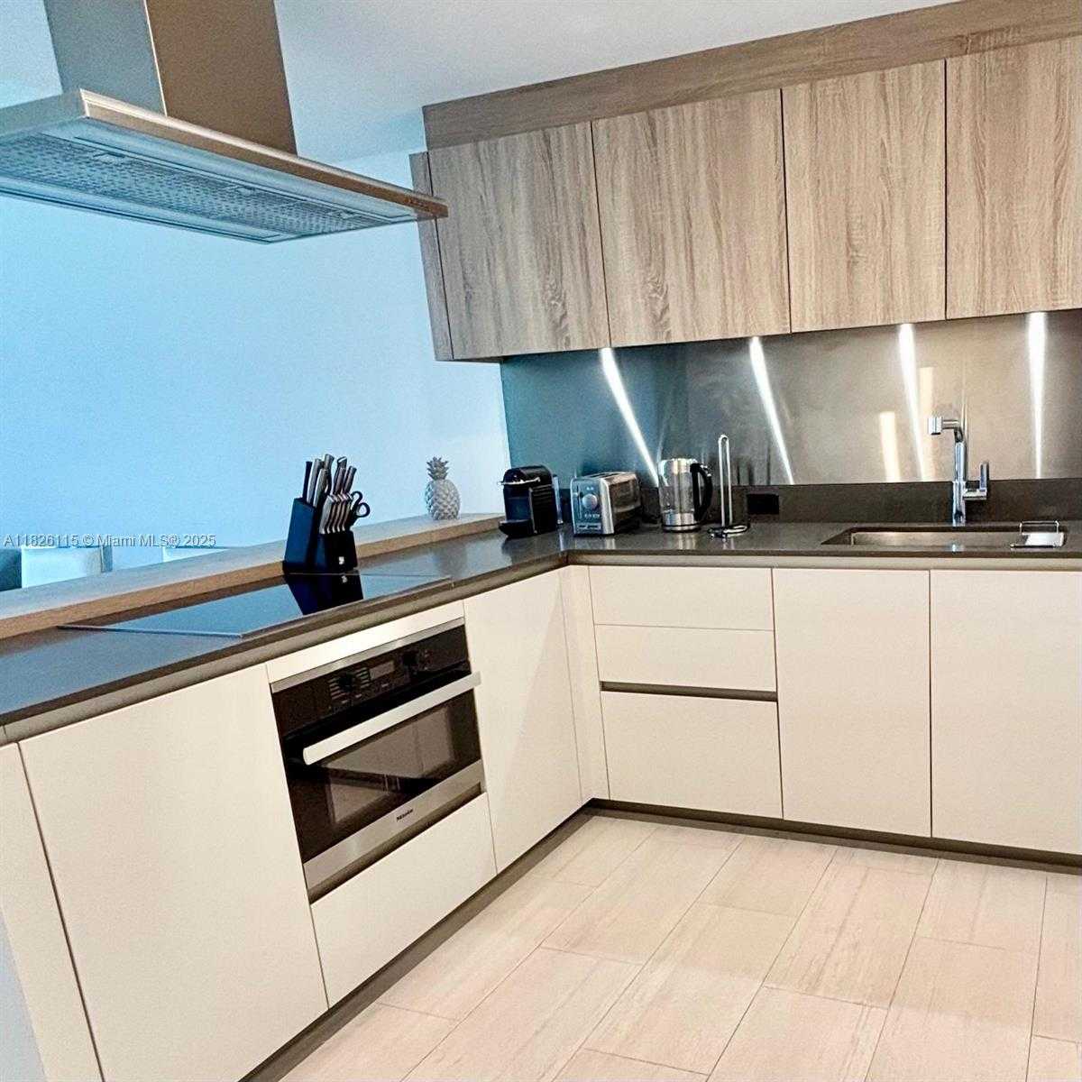 Small Image of 1000 BRICKELL PLZ #3404, Miami Number 8