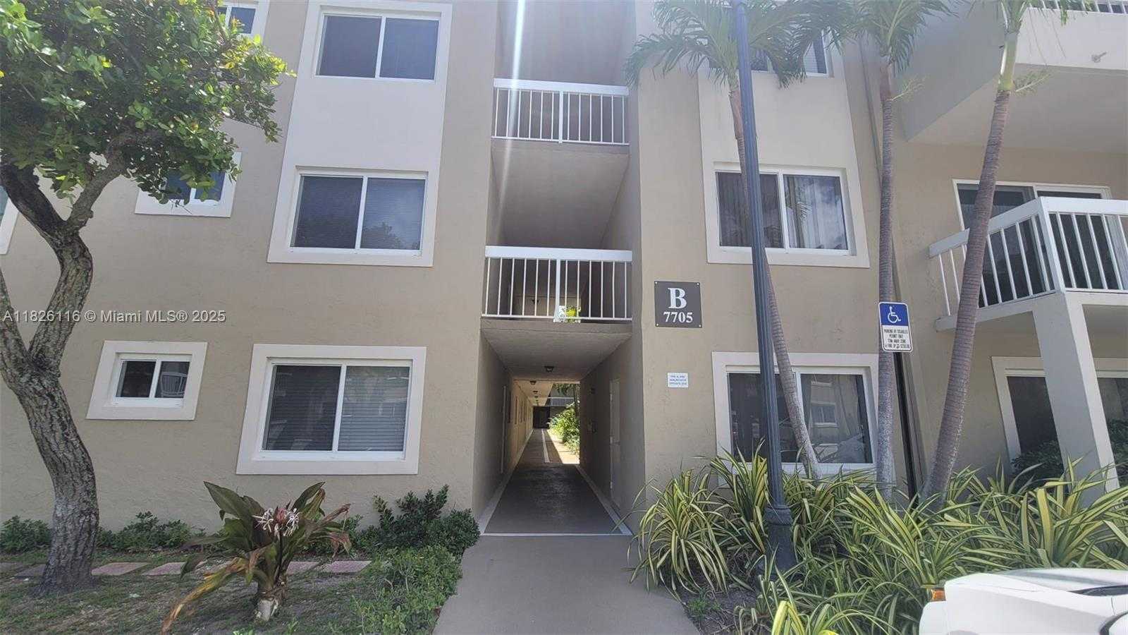 Small Image of 7705 CAMINO REAL #B-215, Miami Number 15