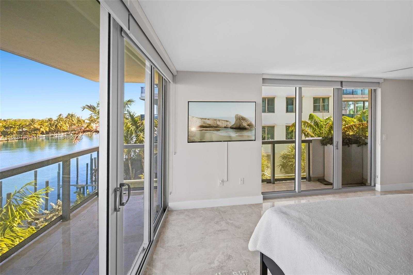 Small Image of 9261 EAST BAY HARBOR DR #404, Bay Harbor Islands Number 27