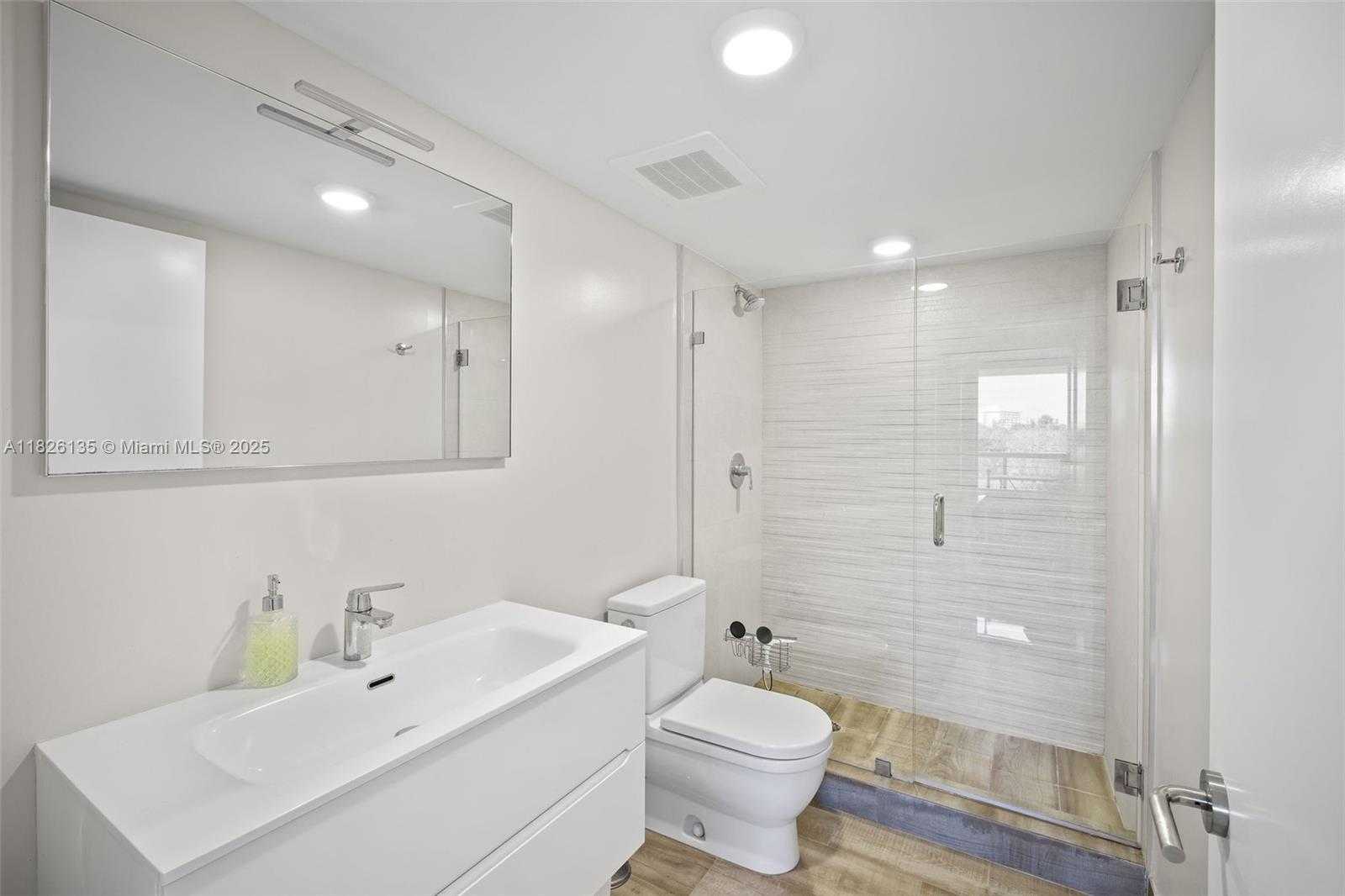 Small Image of 9261 EAST BAY HARBOR DR #404, Bay Harbor Islands Number 36