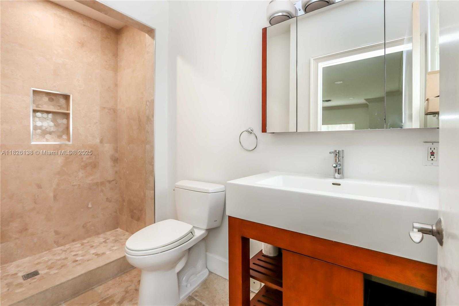 Small Image of 1108 WASHINGTON ST #1108, Hollywood Number 38