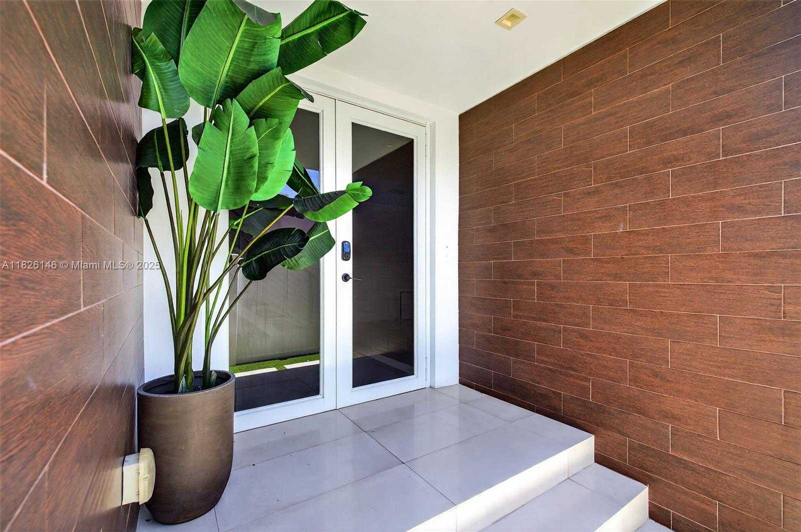 Small Image of 904 NORTH EAST 15TH AVE, Fort Lauderdale Number 2