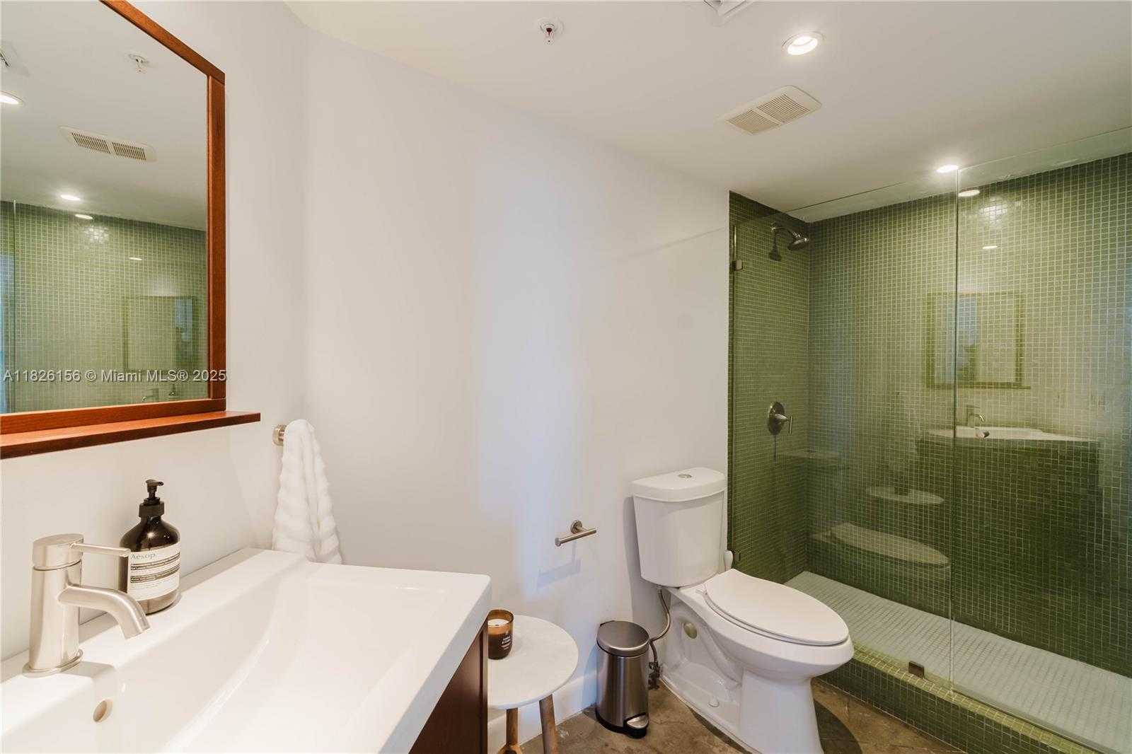 Small Image of 1900 SUNSET HARBOUR DR #703, Miami Beach Number 11