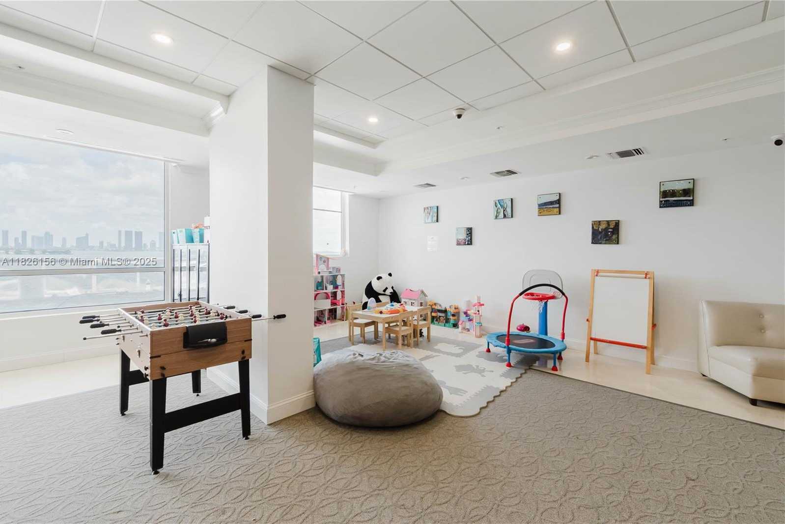 Small Image of 1900 SUNSET HARBOUR DR #703, Miami Beach Number 20