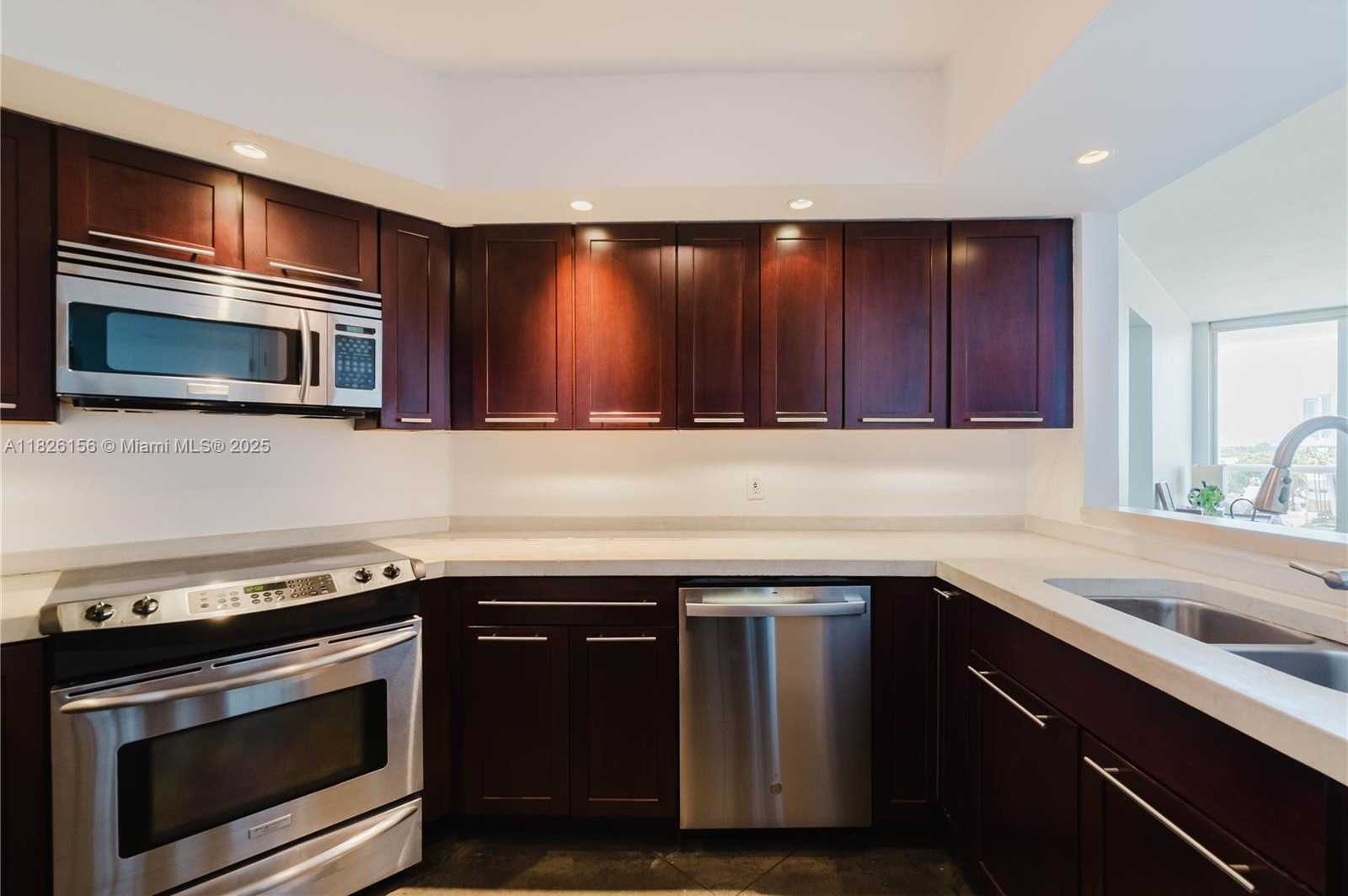 Small Image of 1900 SUNSET HARBOUR DR #703, Miami Beach Number 5