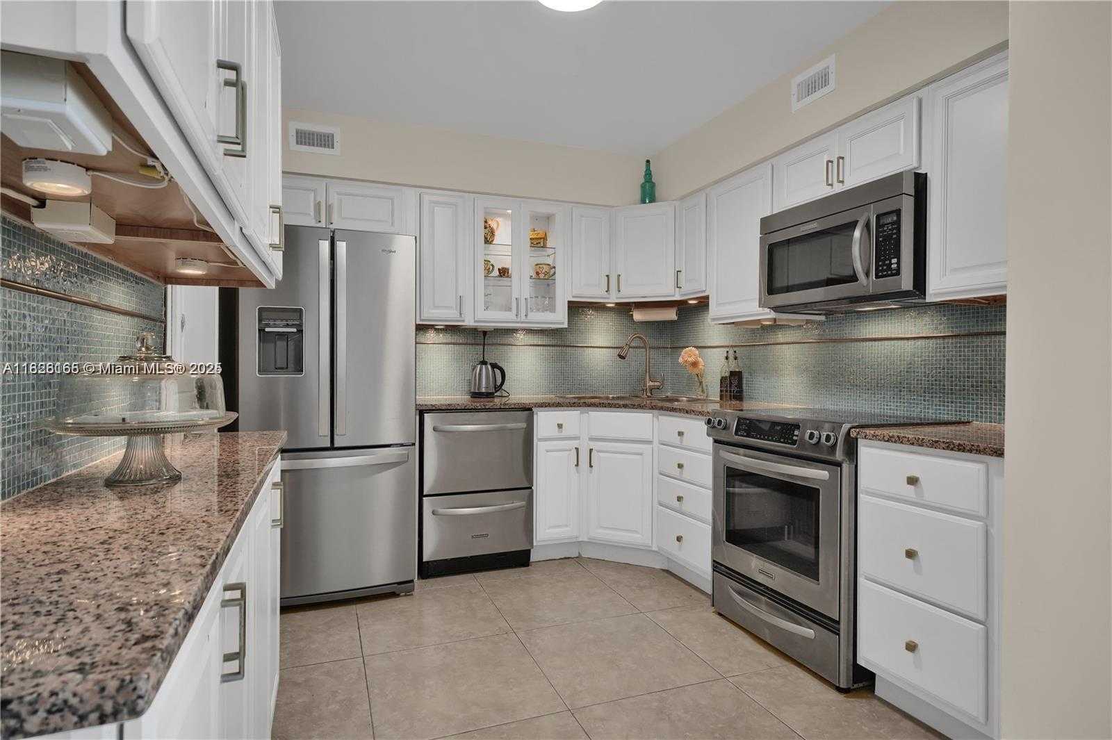 Small Image of 5151 COLLINS AVE #535, Miami Beach Number 39