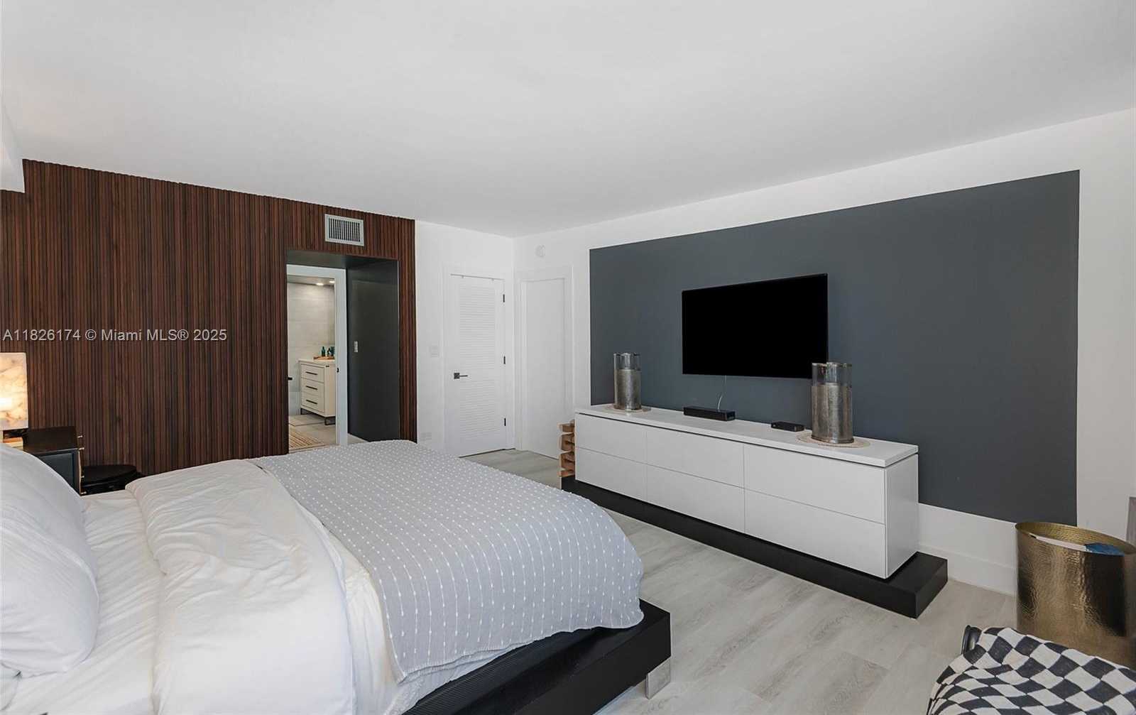 Small Image of 2301 COLLINS AVE #1134, Miami Beach Number 20