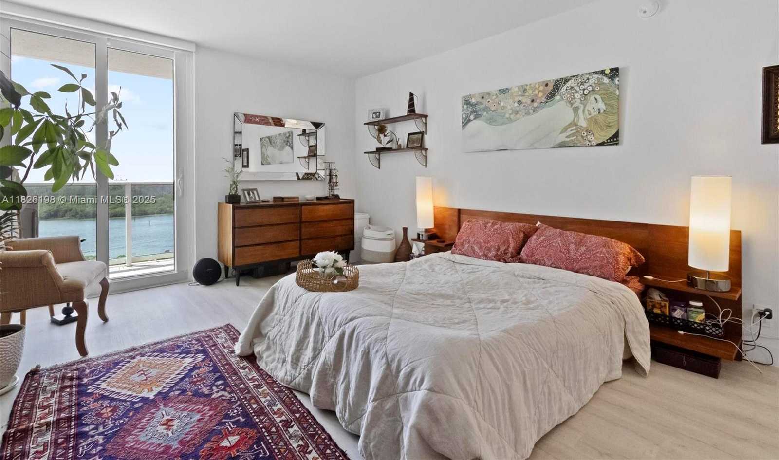 Small Image of 100 BAYVIEW DR #1619, Sunny Isles Beach Number 12