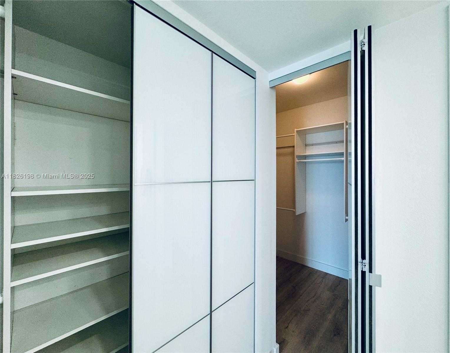 Small Image of 100 BAYVIEW DR #1619, Sunny Isles Beach Number 13