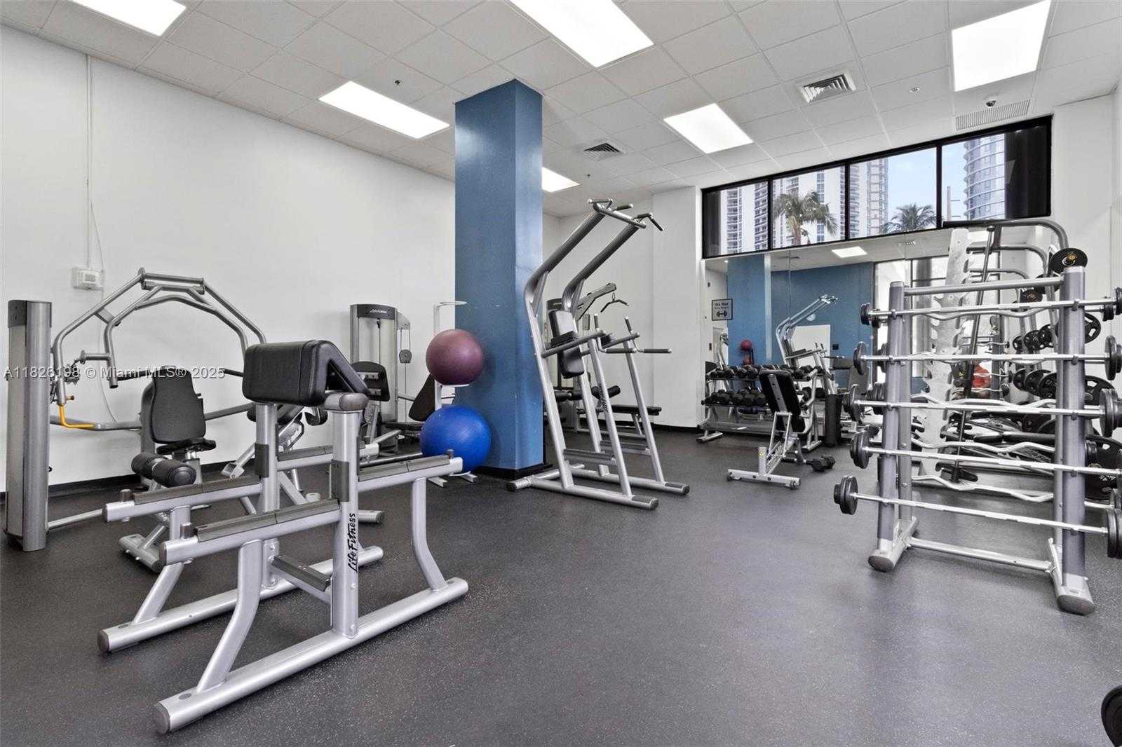 Small Image of 100 BAYVIEW DR #1619, Sunny Isles Beach Number 23