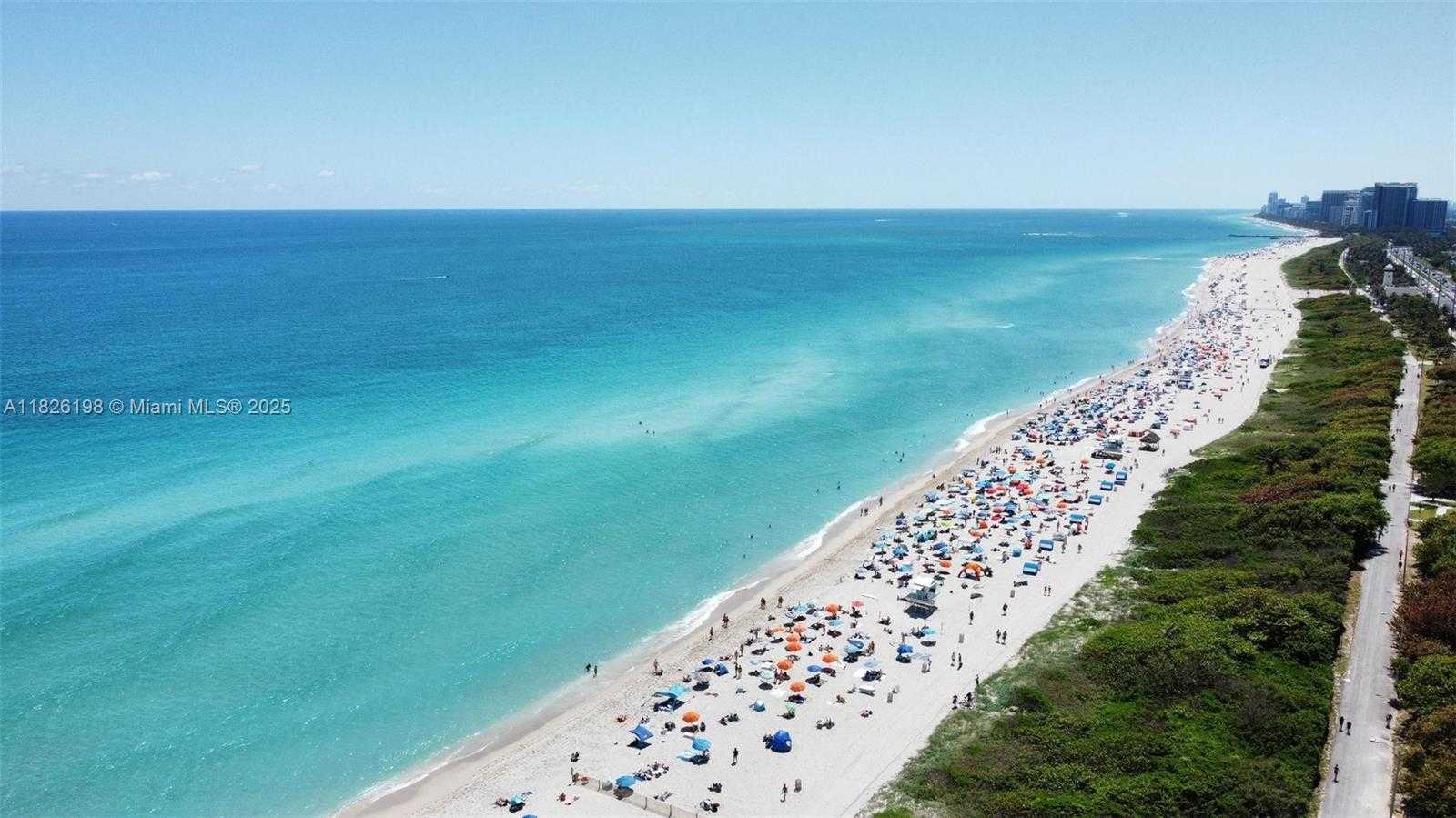 Small Image of 100 BAYVIEW DR #1619, Sunny Isles Beach Number 3