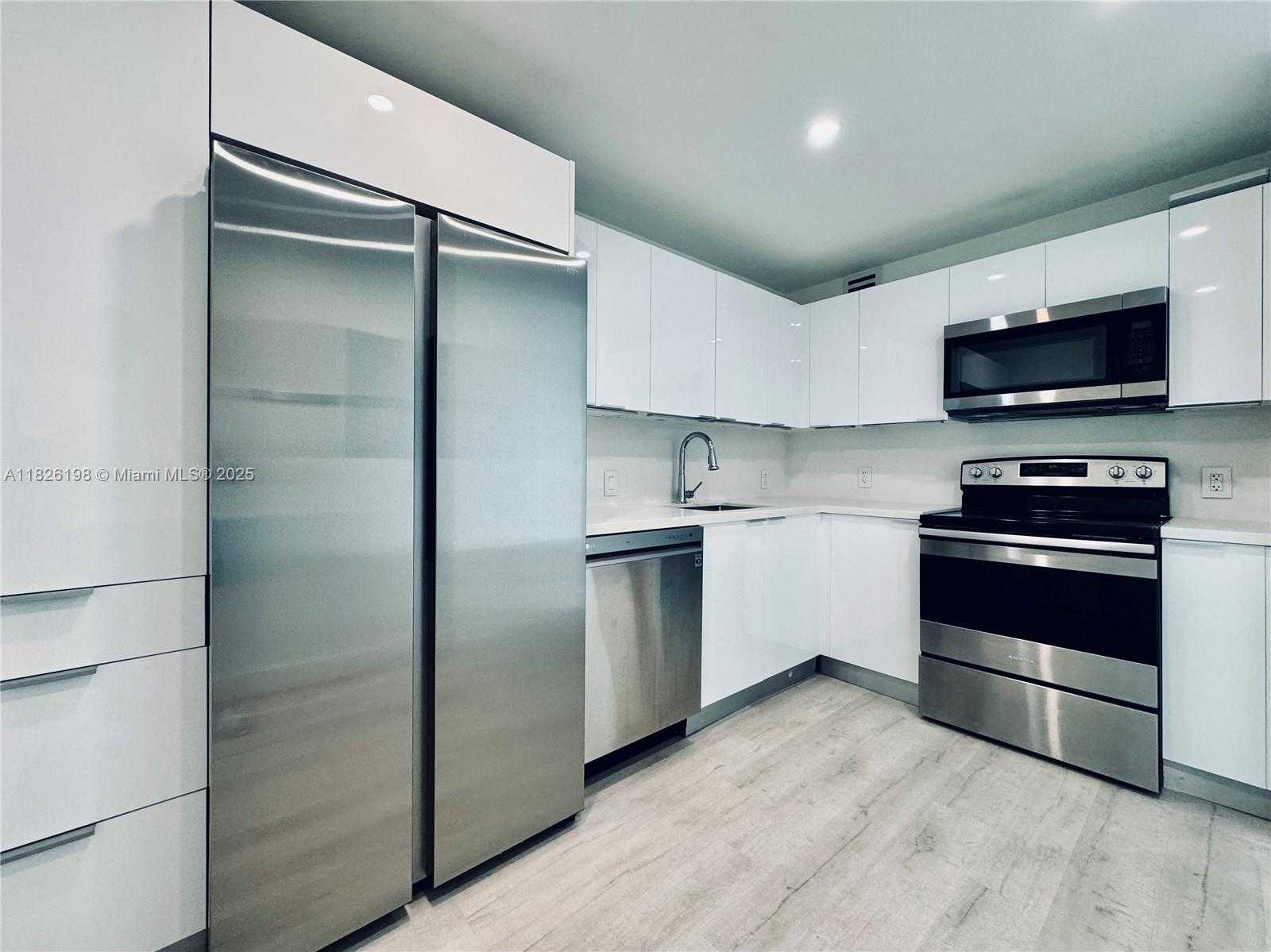 Small Image of 100 BAYVIEW DR #1619, Sunny Isles Beach Number 5