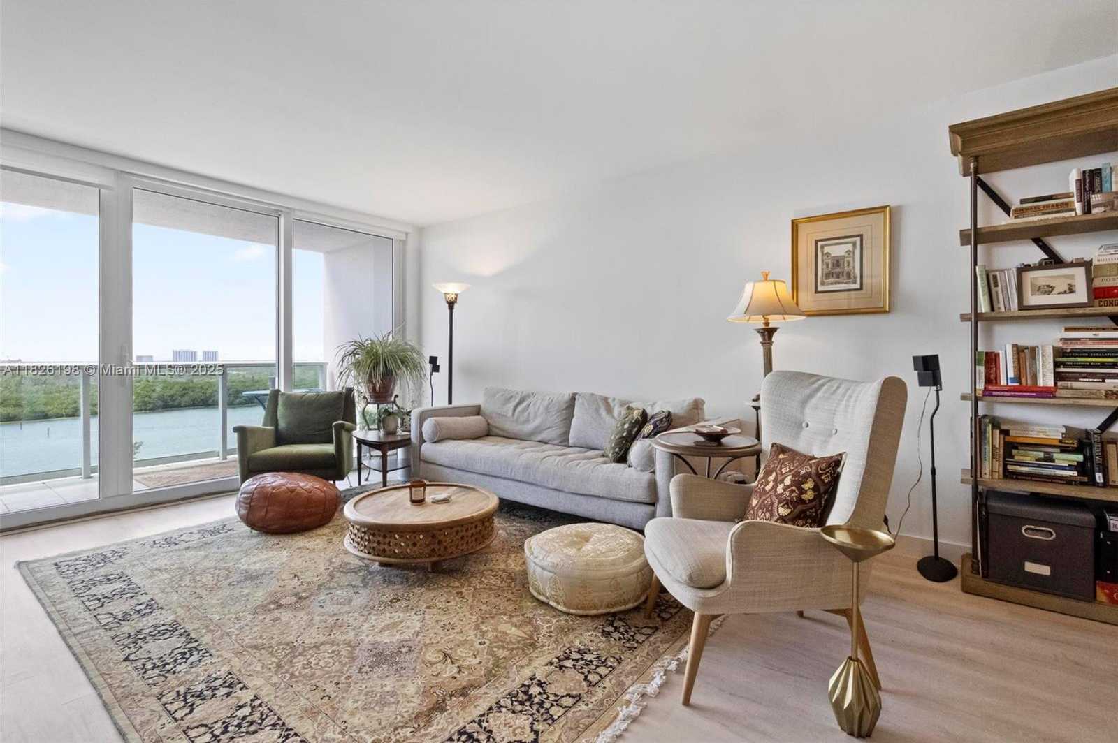 Small Image of 100 BAYVIEW DR #1619, Sunny Isles Beach Number 7