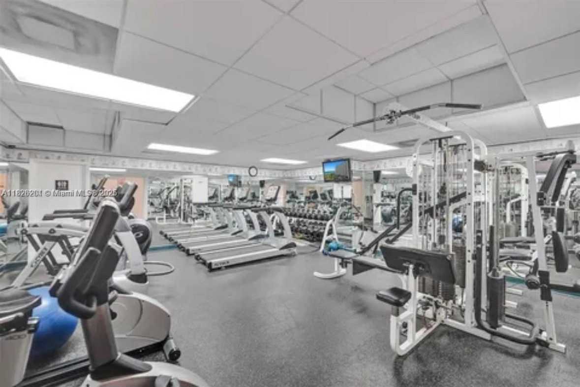 Small Image of 2899 COLLINS AVE #908, Miami Beach Number 23